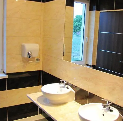 Dom Weselny Zakatek 亚罗钦